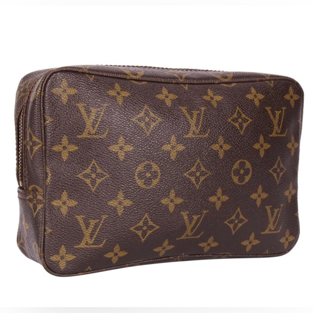 Louis Vuitton Trousse 23 Unisex Classic Monogram Canvas Cosmetic Bag | Vintage - Picture 3 of 17